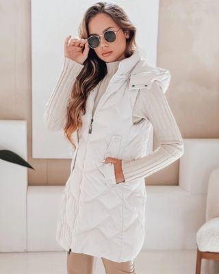 🖤 Styl a pohodlí v jednom! 🖤 Dámská prošívaná vesta Dstreet TY5101 je must-have kousek pro podzimní a chladné dny. ✨...